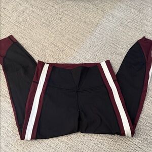 Athleta crunch 7/8 Black and Maroon Leggings